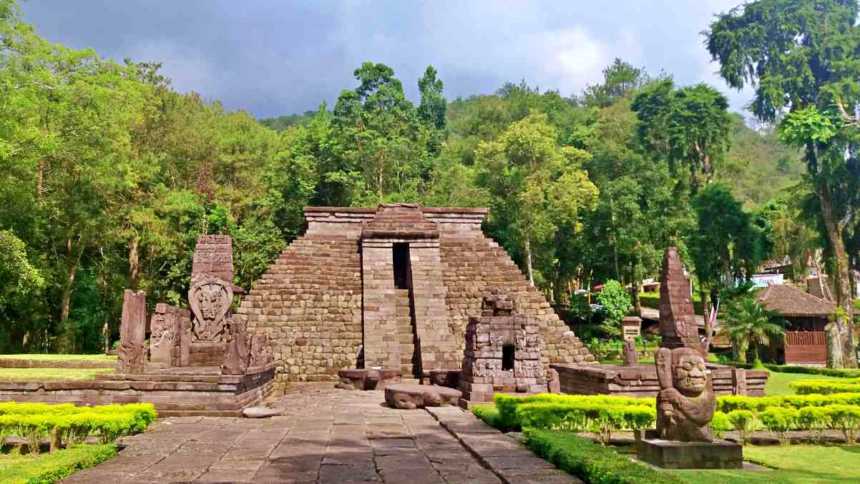 candi sukuh pyramid, Java