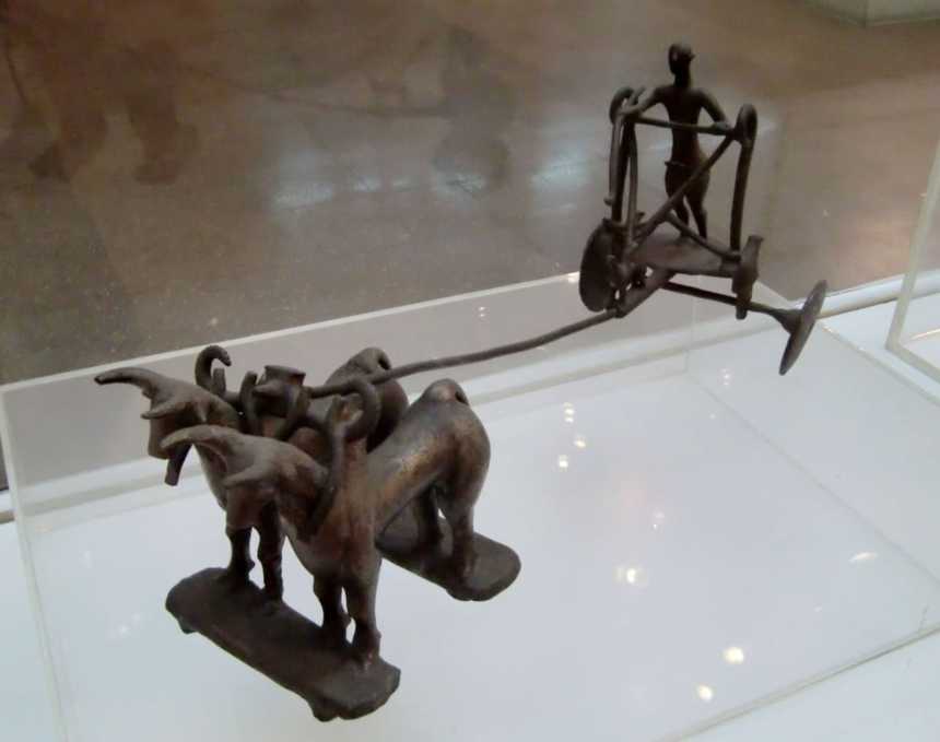 Late Harappan figures from a hoard at Daimabad, 2000 BCE