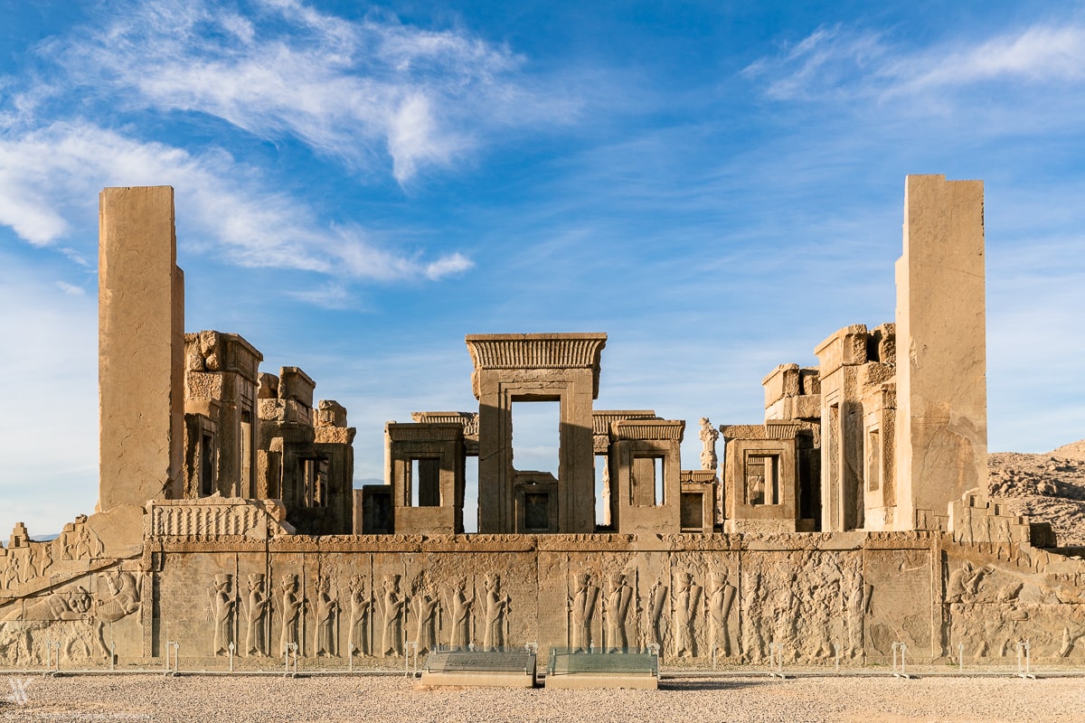 httpsmagnificent ruins of the ancient city of persepolis