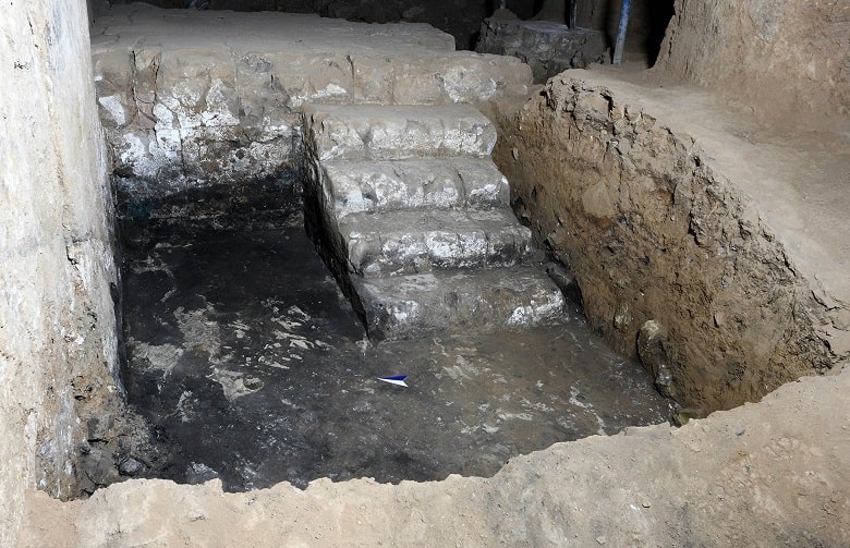 ruins of Assyrian Stairs to the podium in the throne room of the palace