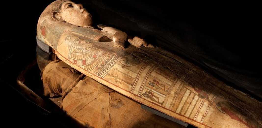 Conservators have discovered previously unknown paintings inside the Egyptian mummy Ta-Kr-Hb, from the collection of the Perth Museum and Art Gallery, Scotland.