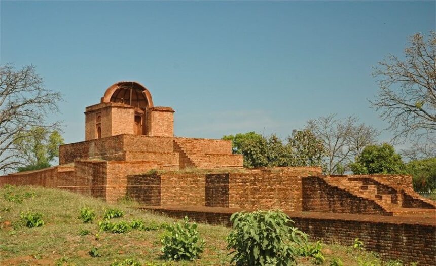 Ruins of Lost city Shravasti, Shobnath Temple
